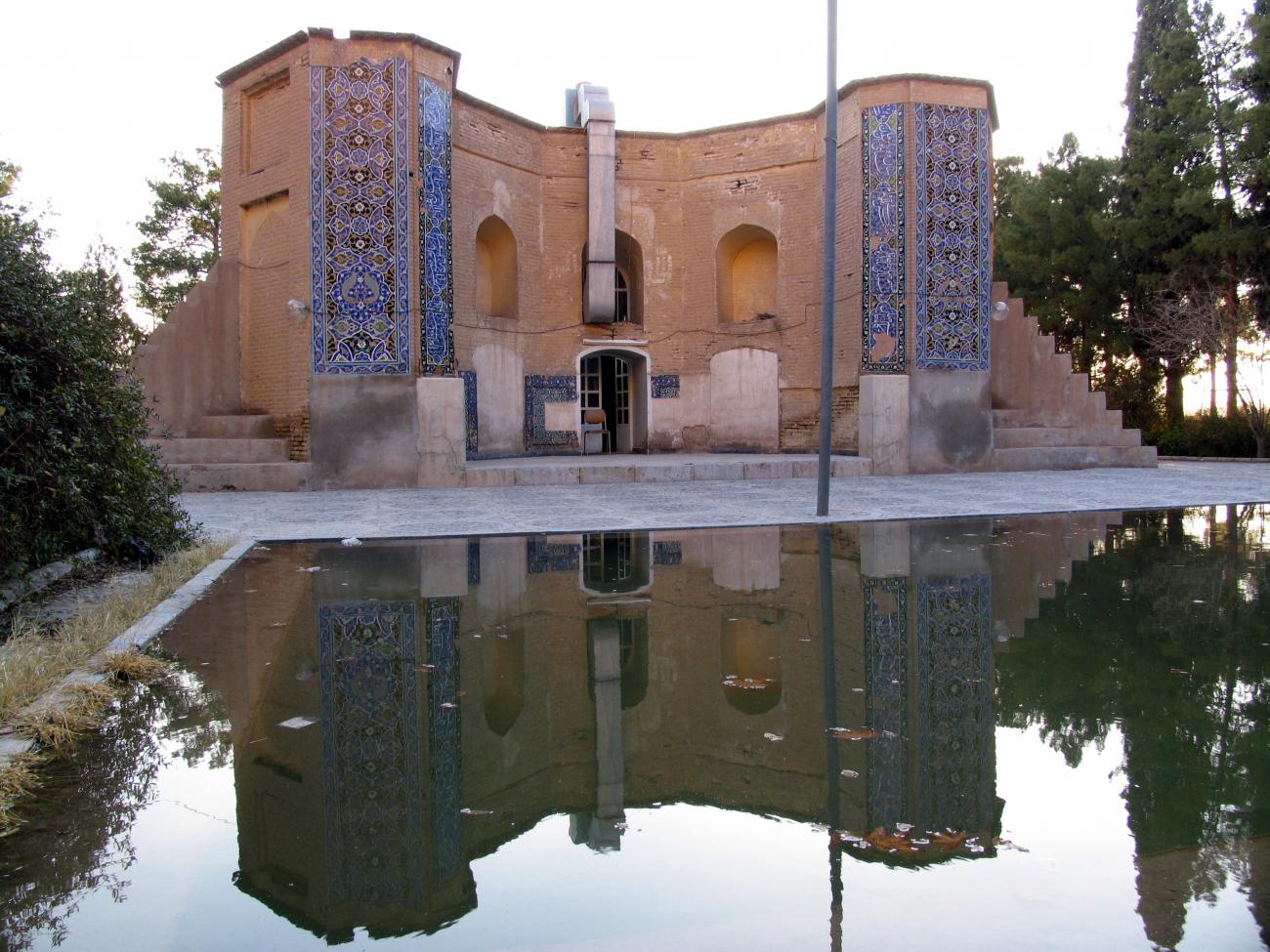 کویر کرمان باغ های سبز زیبایی دارد
