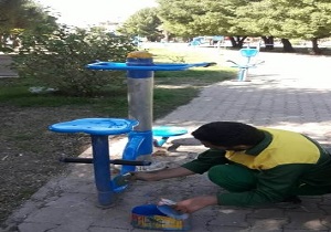 رنگ آمیزی ست‌های ورزشی پارک‌های در آستانه سال نو