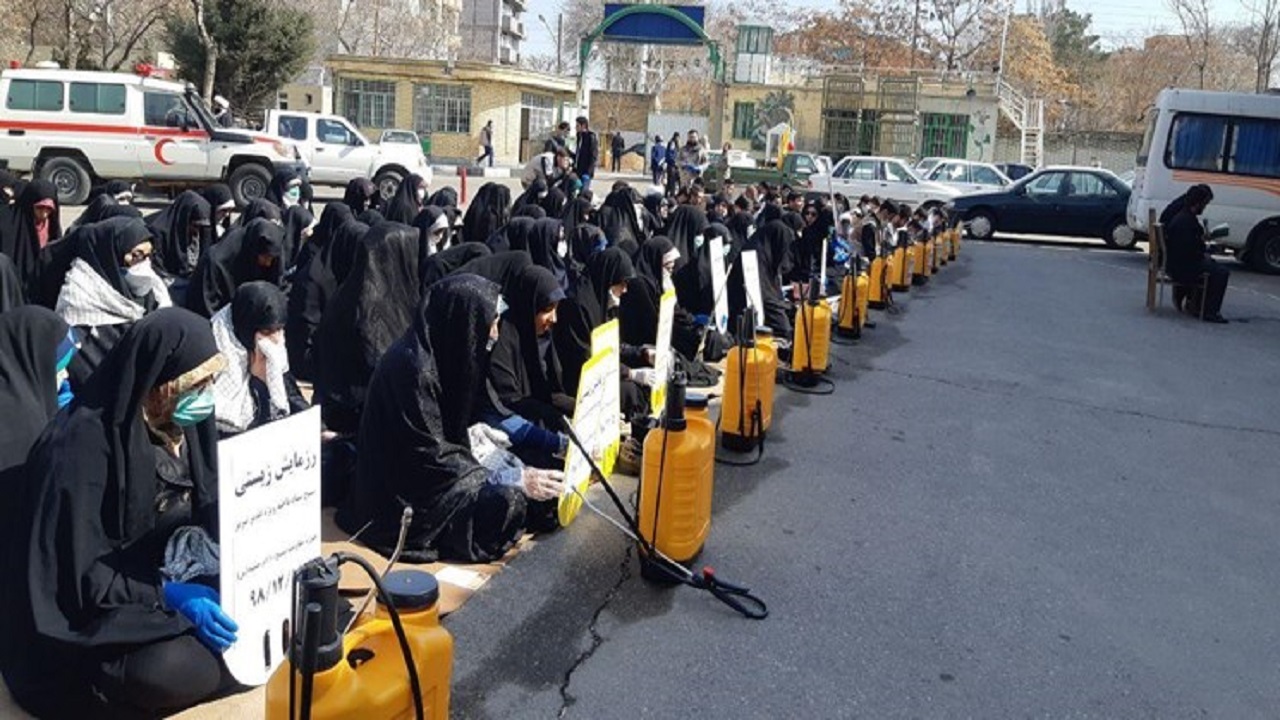 مرحله سوم رزمایش یاوران بهداشت/ توزیع ماسک و دستکش رایگان توسط بسیجیان در تبریز