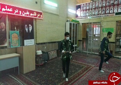 ضدعفونی مساجد شلوغ شهر سمنان در اقدام بسیجیان جهادی