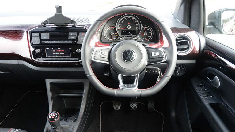 بررسی فولکس آپ GTI مدل ۲۰۲۰