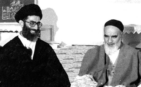 رهبرانقلاب: امام خمینی پدر جنبش اسلامى امروز در دنیای اسلام است