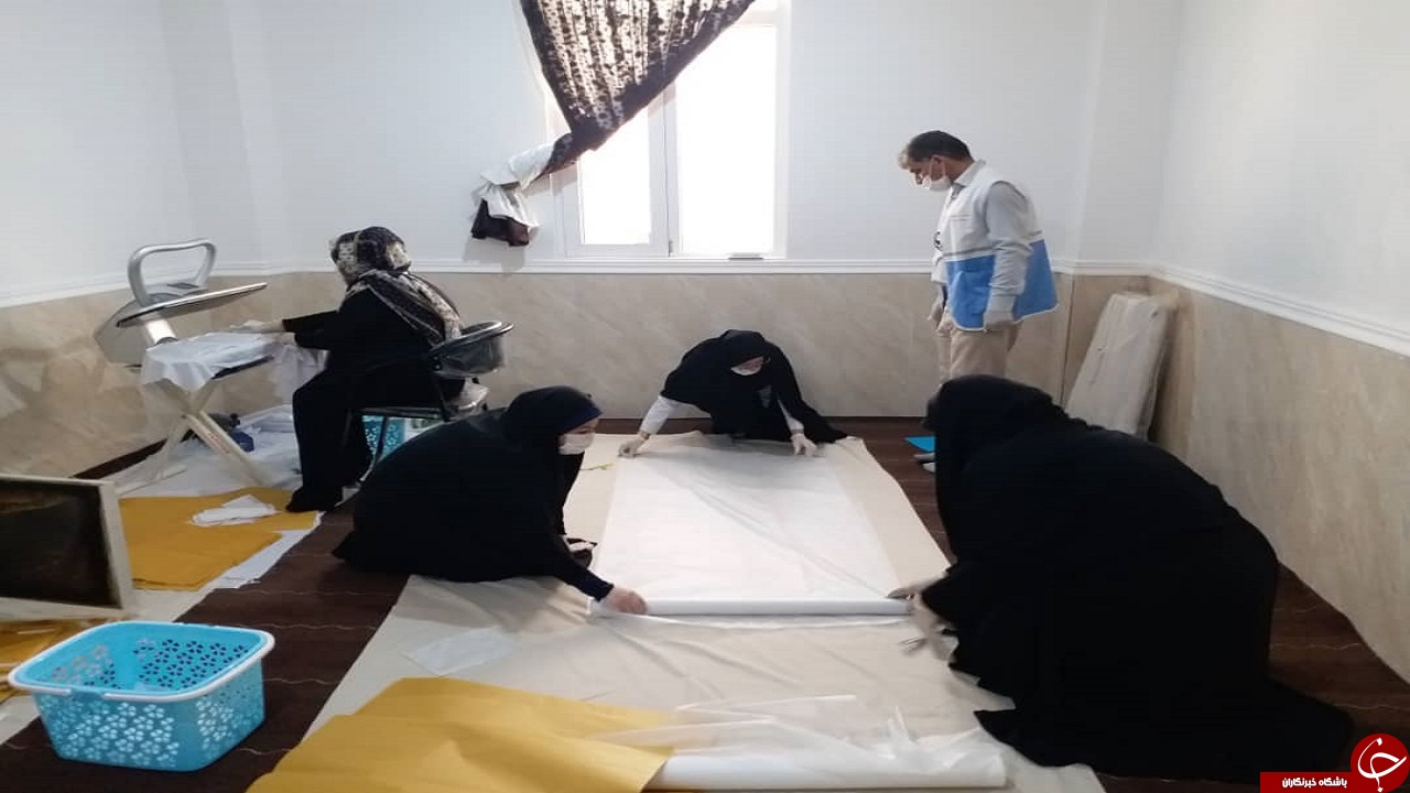 بانوان روستای چهار روستایی گناوه کارگاه تولید ماسک راه اندازی کردند