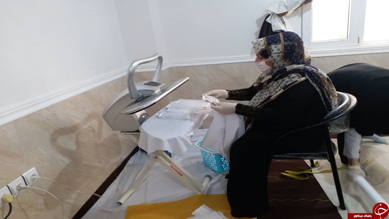 بانوان روستای چهار روستایی گناوه کارگاه تولید ماسک راه اندازی کردند