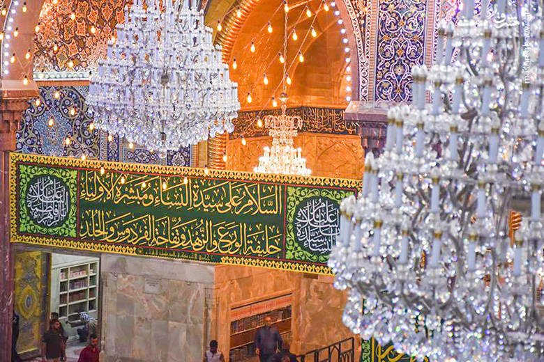ویدیوئی از دلتنگی زائر کربلا در حرم امام حسین (ع)