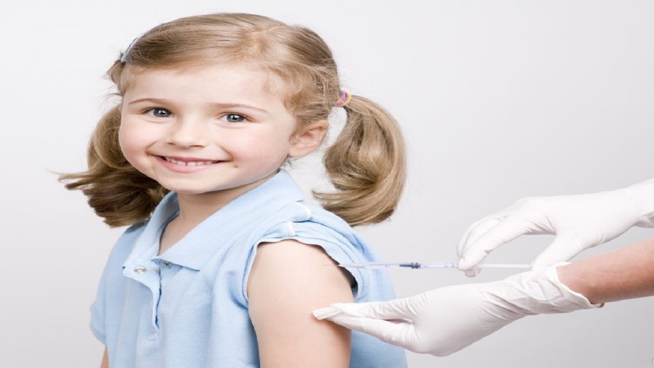 آیا زدن واکسن کودکان در زمان شیوع کرونا برای آن‌ها خطر دارد؟