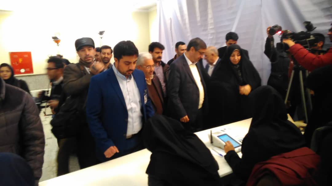 حضور استاندار و مسئولان استانی در پای صندوق رای