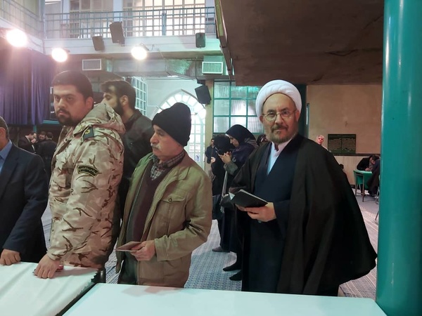 یونسی در انتخابات شرکت کرد