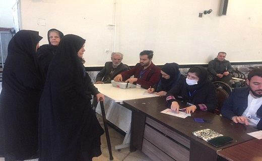 مردم انقلابی قزوین در پای صندوق&zwnj;های رای