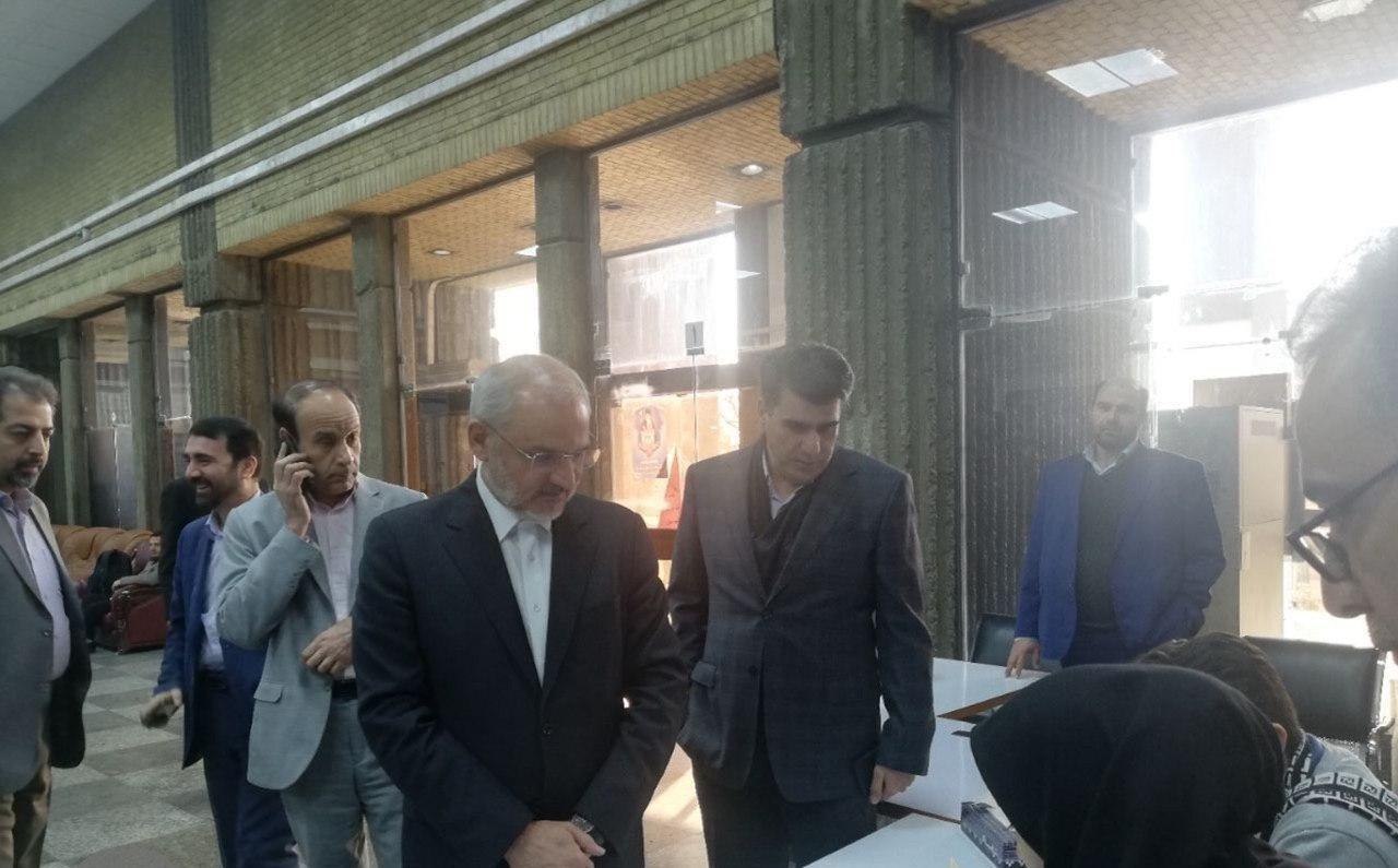 ظریف: انتخابات نشان دهنده قدرت ملی به همه دنیاست/ وزیر کشور: مردم رأی دادن را به ساعات پایانی موکول نکنند/ عارف: کشور ما مردمی&zwnj;ترین حکومت را دارد