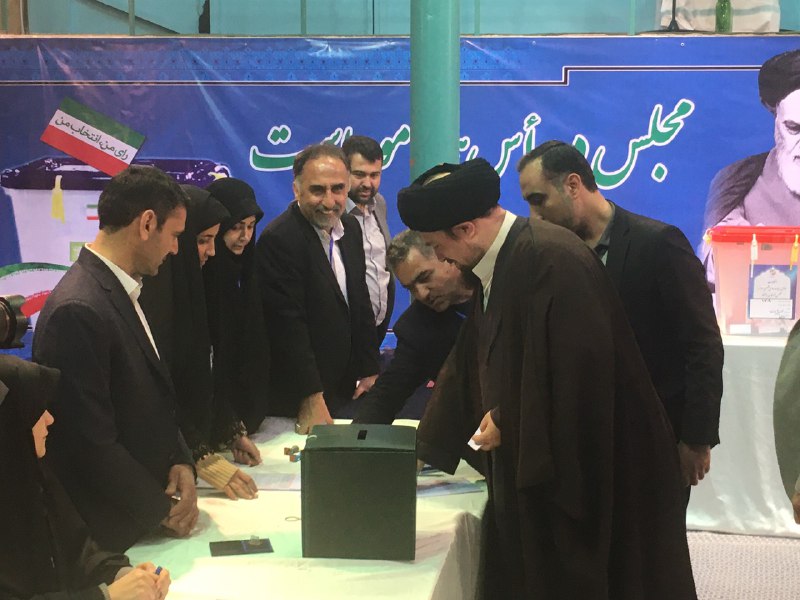 تولیت حرم مطهر امام خمینی (ره) رأی خود را به صندوق انداخت