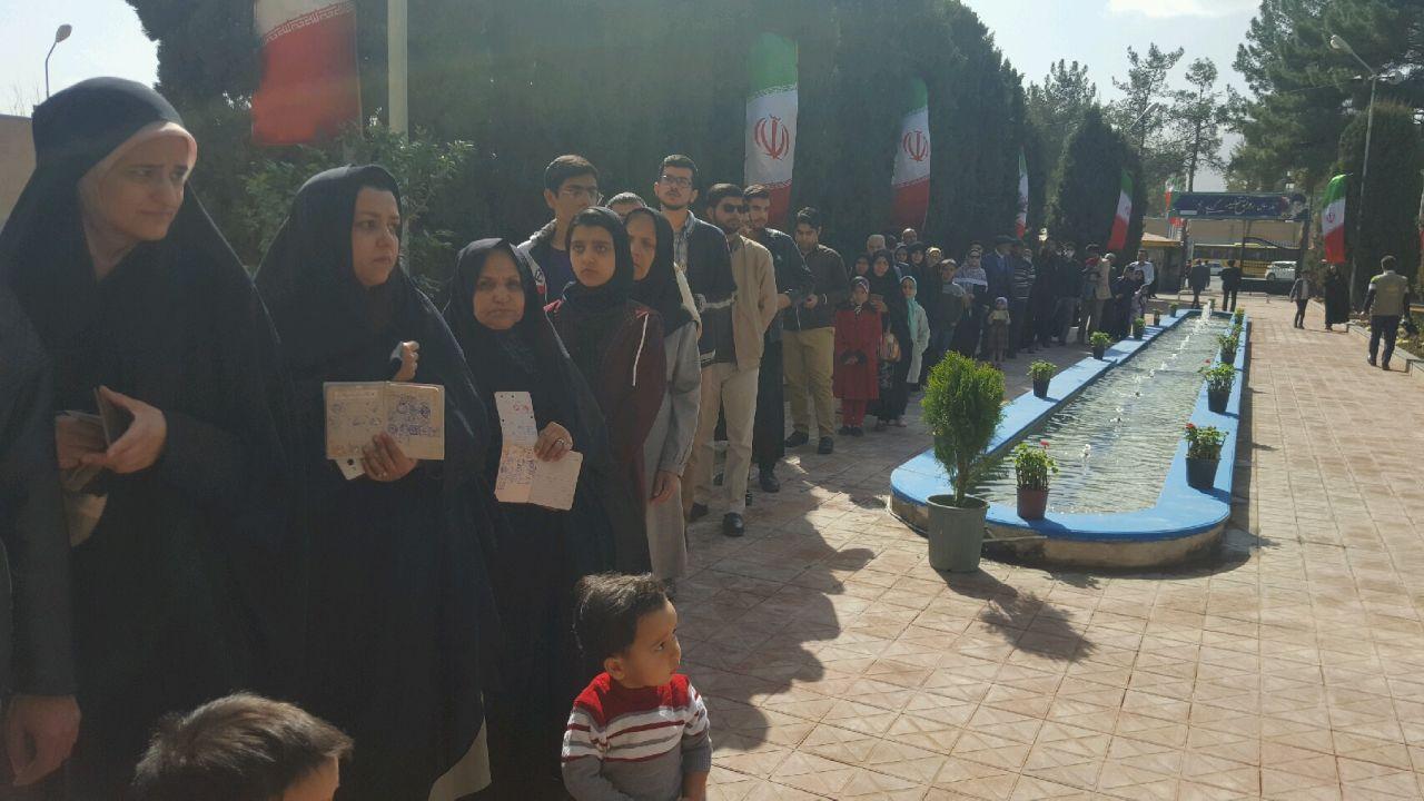 سرزمینی از رنگین کمان اقوام و ادیان حماسه ای دیگر در دوم اسفند خلق کردند