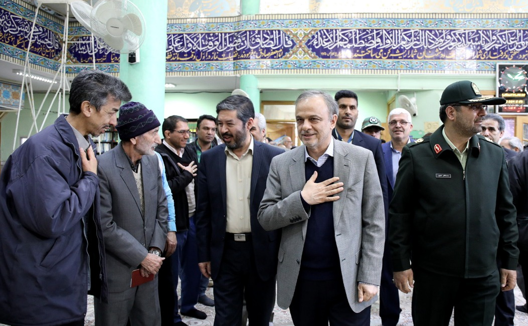 بازدید استاندار از شعب اخذ رای