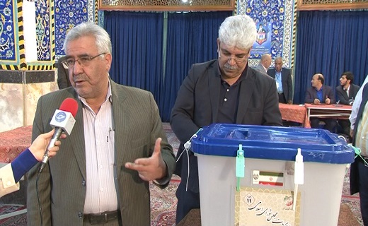 حضور مردم دارالعباده یزد در پای صندوق&zwnj;های رأی به همراه تصاویر