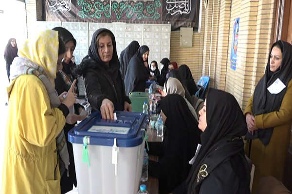 انتخابات مجلس؛ گزارش برگزاری انتخابات مجلس یازدهم در استان اردبیل/ اطلاعیه های ستاد انتخابات کشور/ امام جمعه و استاندار اردبیل در پای صندوق رای حاضر شدند