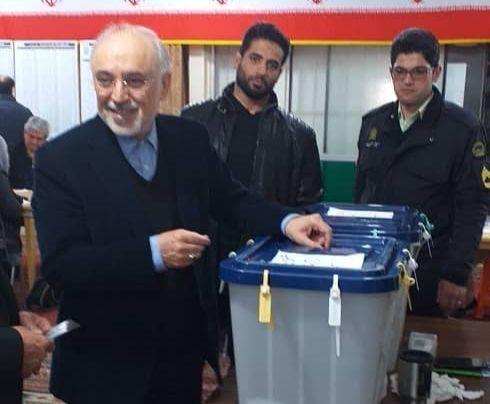 رئیس جمهور: امیدواریم انتخابات ۱۴۰۰ الکترونیکی برگزار شود/ حجت الاسلام رئیسی: انتخابات بهترین پادزهر در مقابل توطئه&zwnj;هاست/ وزیر کشور: مردم رأی دادن را به ساعات پایانی موکول نکنند +فیلم و تصاویر