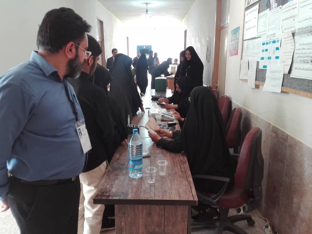 یازدهمین دوره انتخابات مجلس شورای اسلامی در شهرستانهای کرمان+ تصاویر یازدهمین دوره انتخابات مجلس شورای اسلامی در شهرستانهای کرمان+ تصاویر