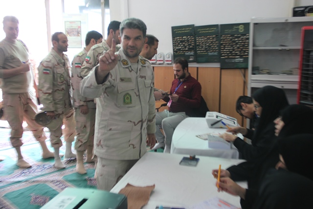 شرکت در انتخابات پشتیبانی از ولایت فقیه/حضور کارکنان ستاد مرزبانی خراسان رضوی در انتخابات
