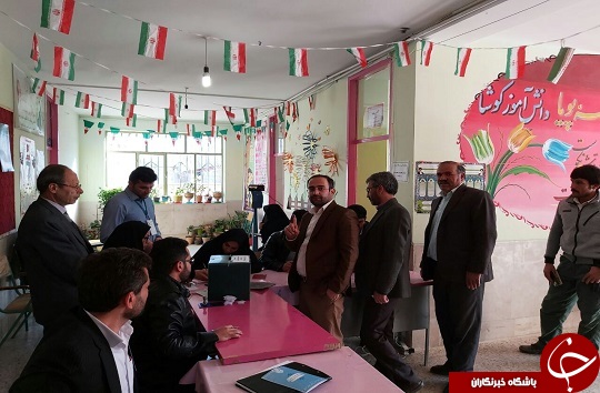 فارسانیها هم همگام با سراسر کشور حاضر شدند فارسانیها هم همگام با سراسر کشور حاضر شدند