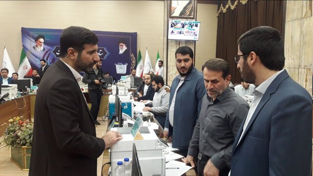بازدید طحان نظیف از ستاد مرکزی نظارت بر انتخابات