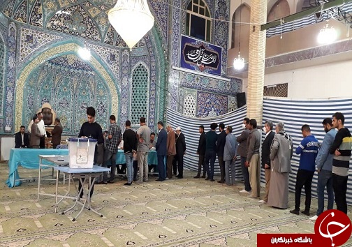 حضور پرشور مردم در پای صندوق های اخذ با توجه به تمدید مهلت
