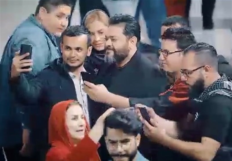 تلاش می کنم کارهایم دیده شود