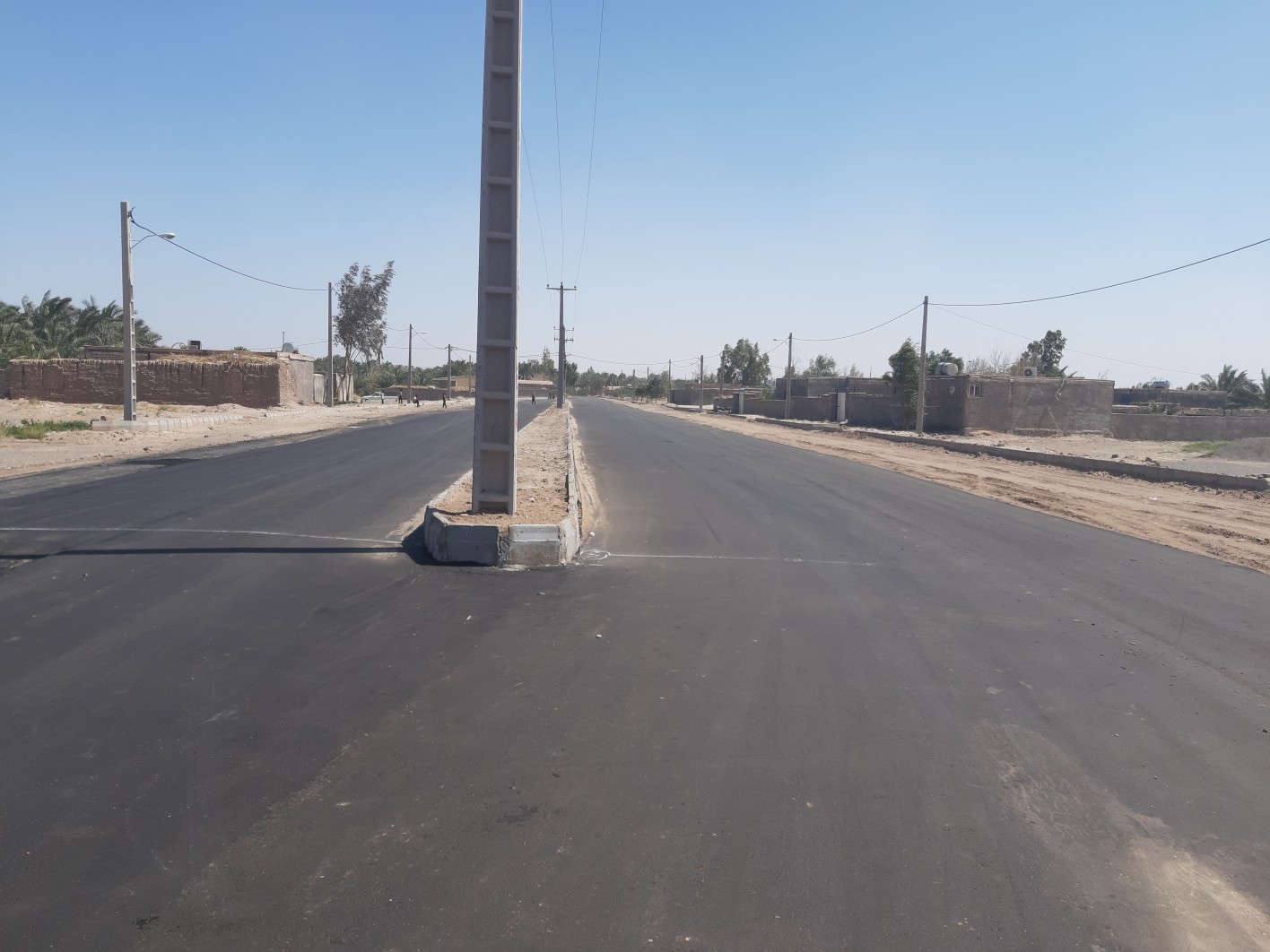 آسفالت معابر ۶ روستای شهرستان ریگان