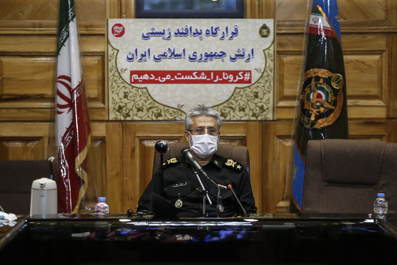 تقدیر دریادار سیاری از کارکنان بهداشت و درمان ارتش