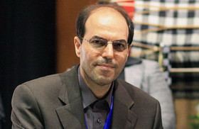 دهقانی استوارنامه خود را به پادشاه بلژیک  تقدیم کرد