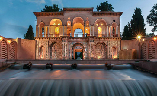 شاهزاده باغی در دل کویر ایران