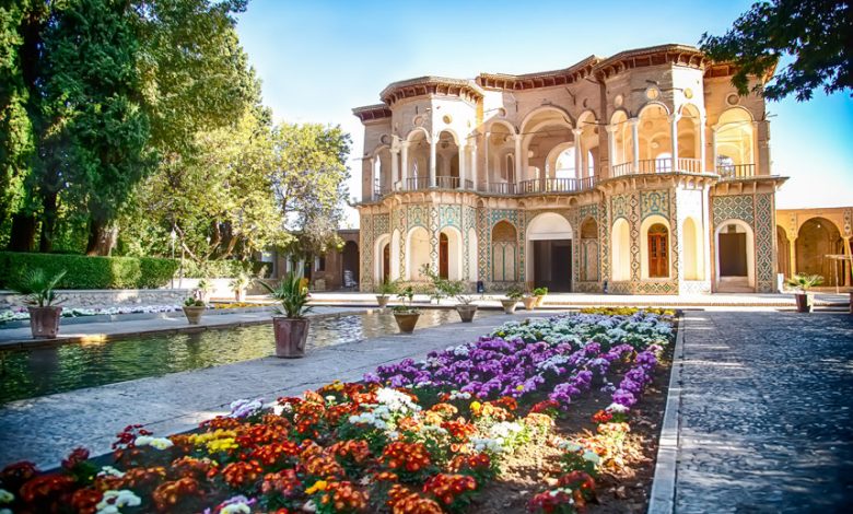 شاهزاده باغی در دل کویر ایران