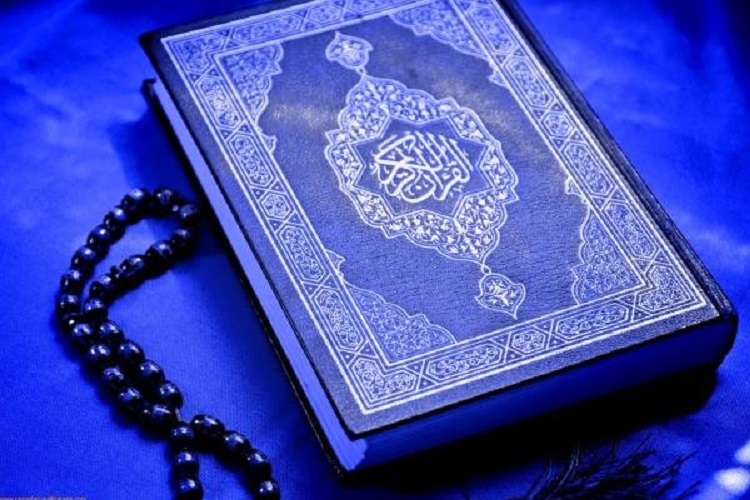 اهدای ۲۰۰ جلد قرآن کریم به جلسات قرآنی محروم