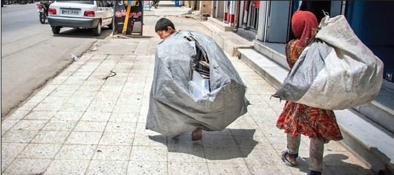 زبالهگردانی که از کرونا فراری هستند/ تلاش برای حفظ سلامت خانواده زبالهگردانی که از کرونا فراری هستند/ تلاش برای حفظ سلامت خانواده
