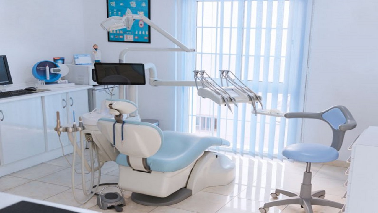 فقط در شرایط اورژانسی به دندانپزشکی مراجعه کنید