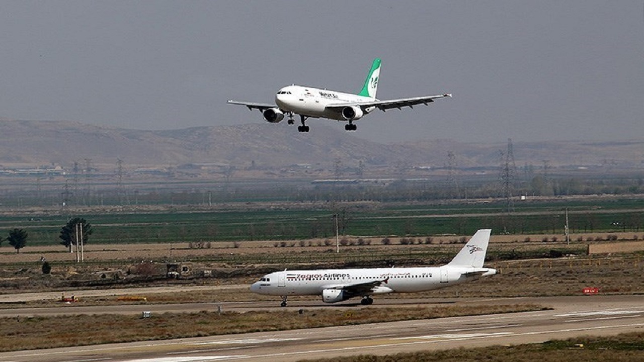 تخلیه مسافران بویینگ ۷۳۷ شرکت هواپیمایی وارش در مشهد تکذیب شد