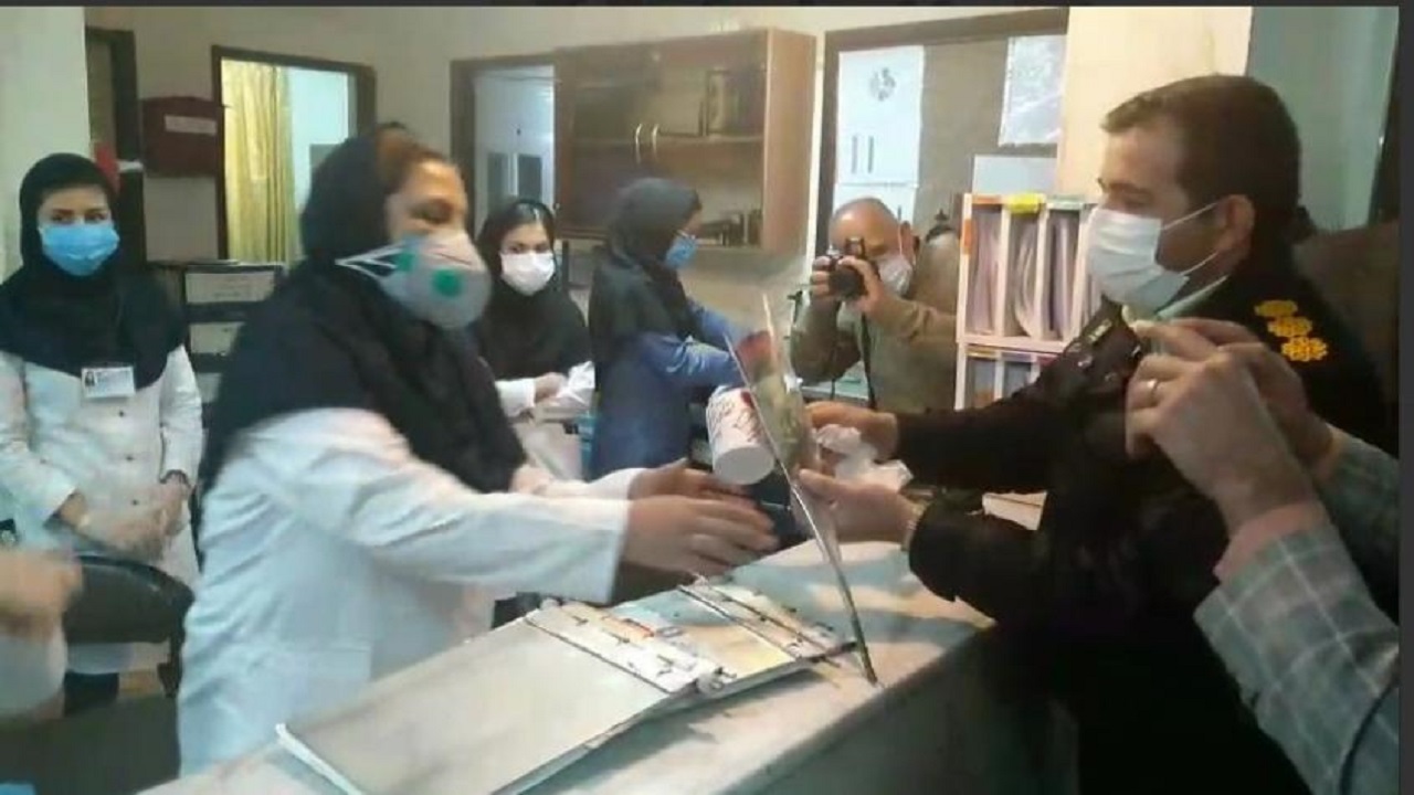 کادر درمانی صف مقدم مبارزه با کرونا هستند