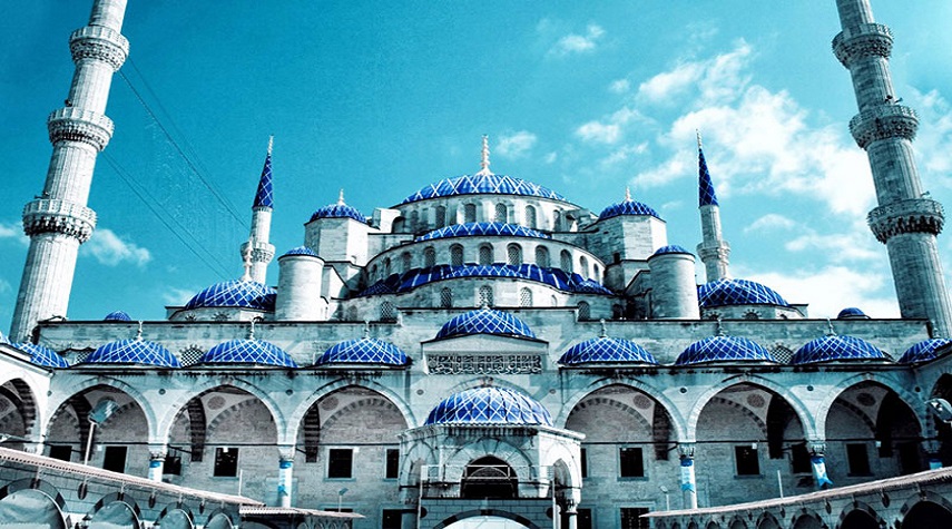 مسجد آبی با ۶ مناره&zwnj; آسمان خراش + تصاویر