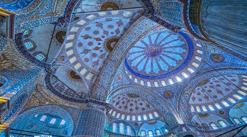 مسجد آبی با ۶ مناره&zwnj; آسمان خراش + تصاویر