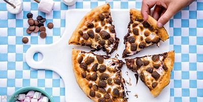 چگونه پیتزای شکلاتی درست کنیم؟