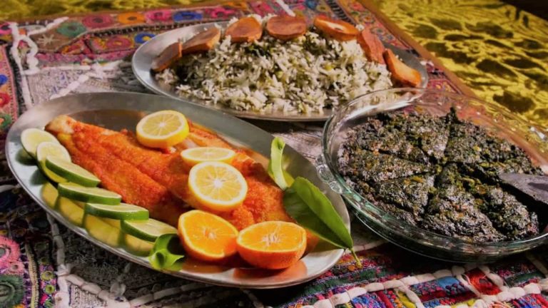 طرز تهیه انواع ماهی با سبزی پلو + فوت و فن مزه&zwnj;دار کردن انواع ماهی