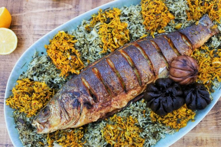 طرز تهیه انواع ماهی با سبزی پلو + فوت و فن مزه&zwnj;دار کردن انواع ماهی