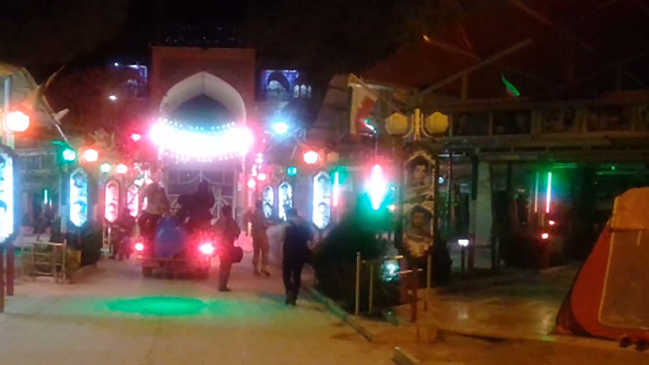 ضدعفونی کردن گلزار شهدا در قم + فیلم