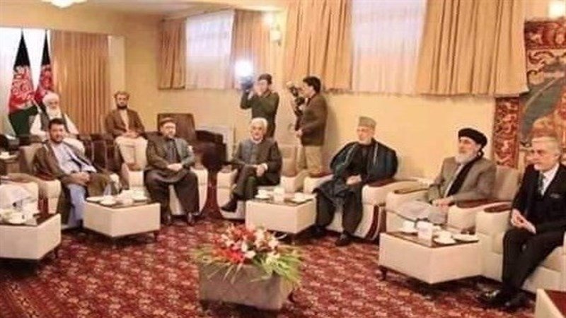 نشست سیاسیون افغانستان در منزل «خلیلی»