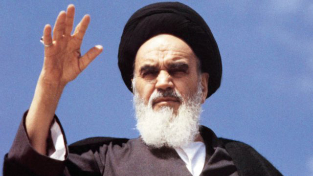 آیا تصمیم‌ها و نظرات امام خمینی(ره) تحت تاثیر و دیکته‌شده از سوی فرزندش بود؟