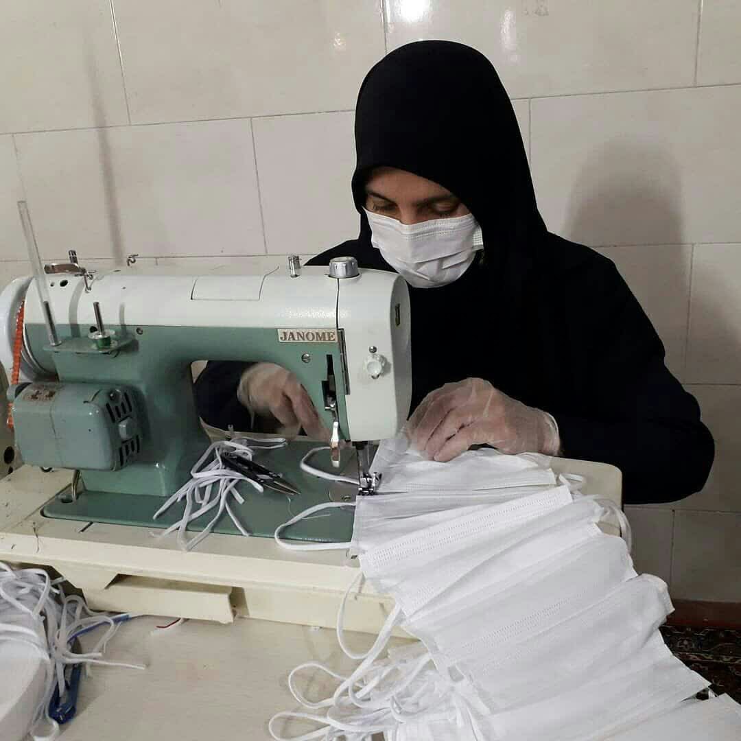 راه اندازی بیش از ۲۰ کارگاه تولید ماسک توسط بسیج شهرستان زنجان