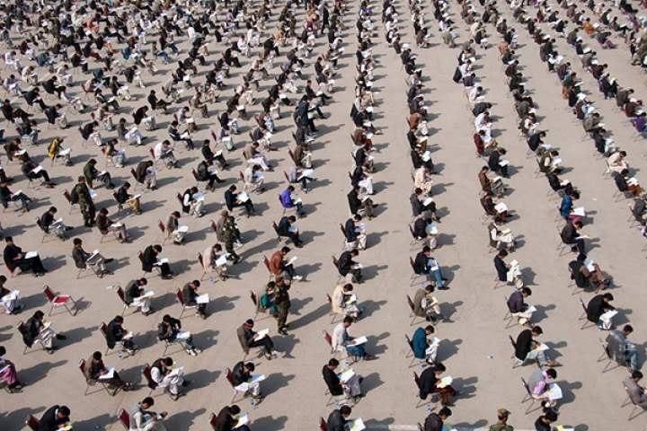 ویروس کرونا آزمون سراسری کنکور در افغانستان را به تعویق انداخت