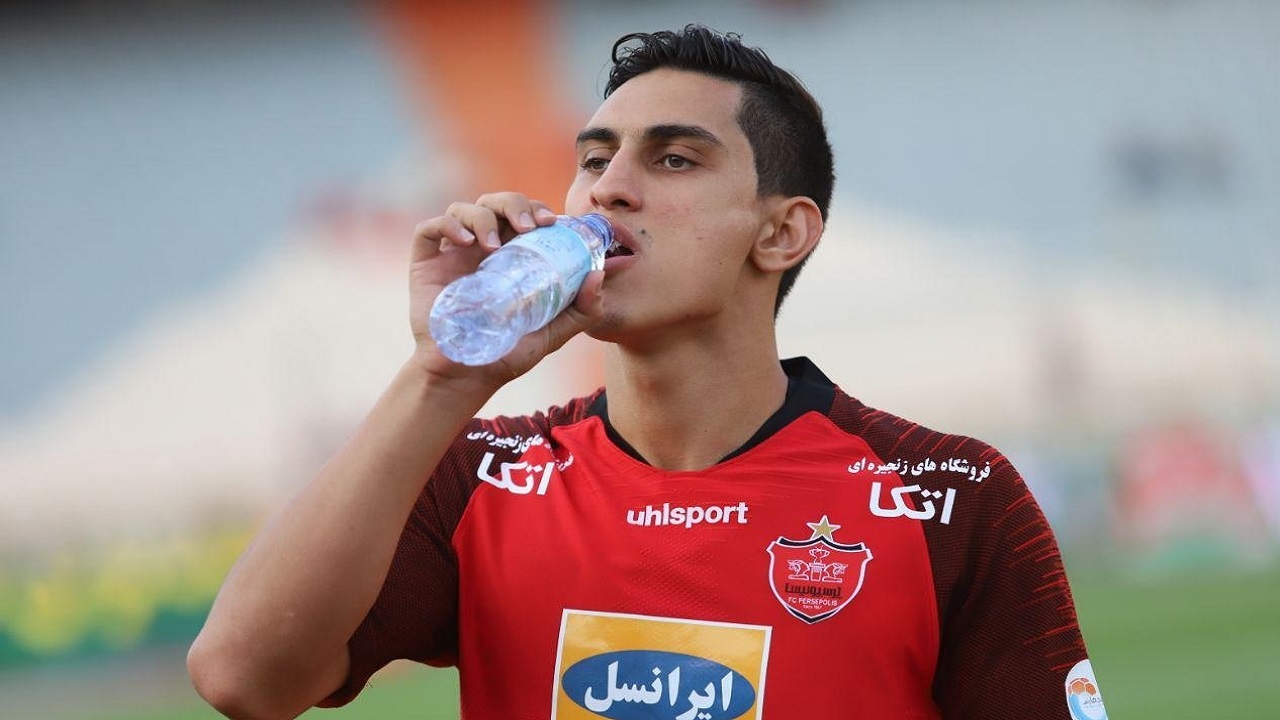محمد نادری: دست پزشکان و پرستاران فداکار را باید بوسید