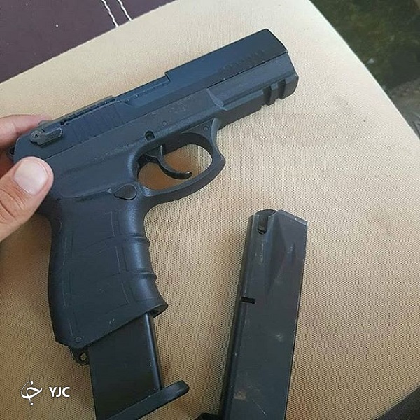 کاوه ۱۷؛ سلاحی کاربردی و کارا برای افسران نیروهای مسلح + تصاویر کاوه ۱۷؛ سلاحی کاربردی و کارا برای افسران نیروهای مسلح + تصاویر