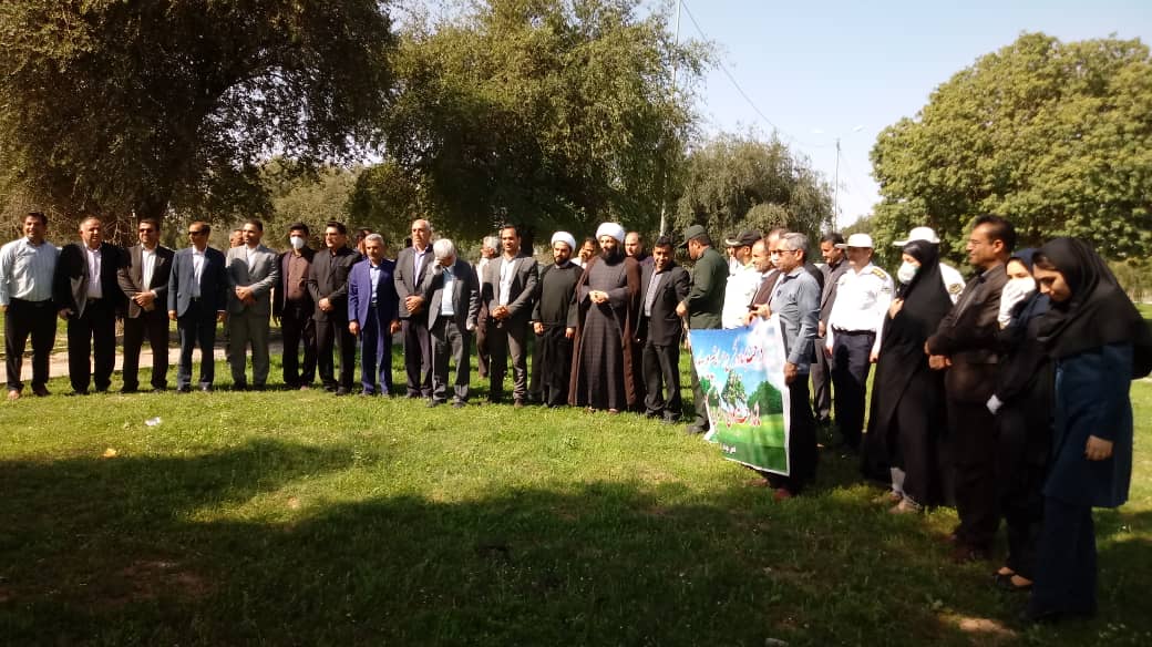 آرامگاه قیصر امین پور با کاشت نهال سبز شد