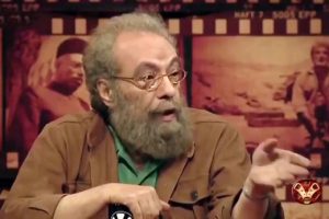نظرات جالب مردم درباره مسعود فراستی/ وقتی علی ضیا از سرفه های آقای منتقد فرار می کند+ فیلم